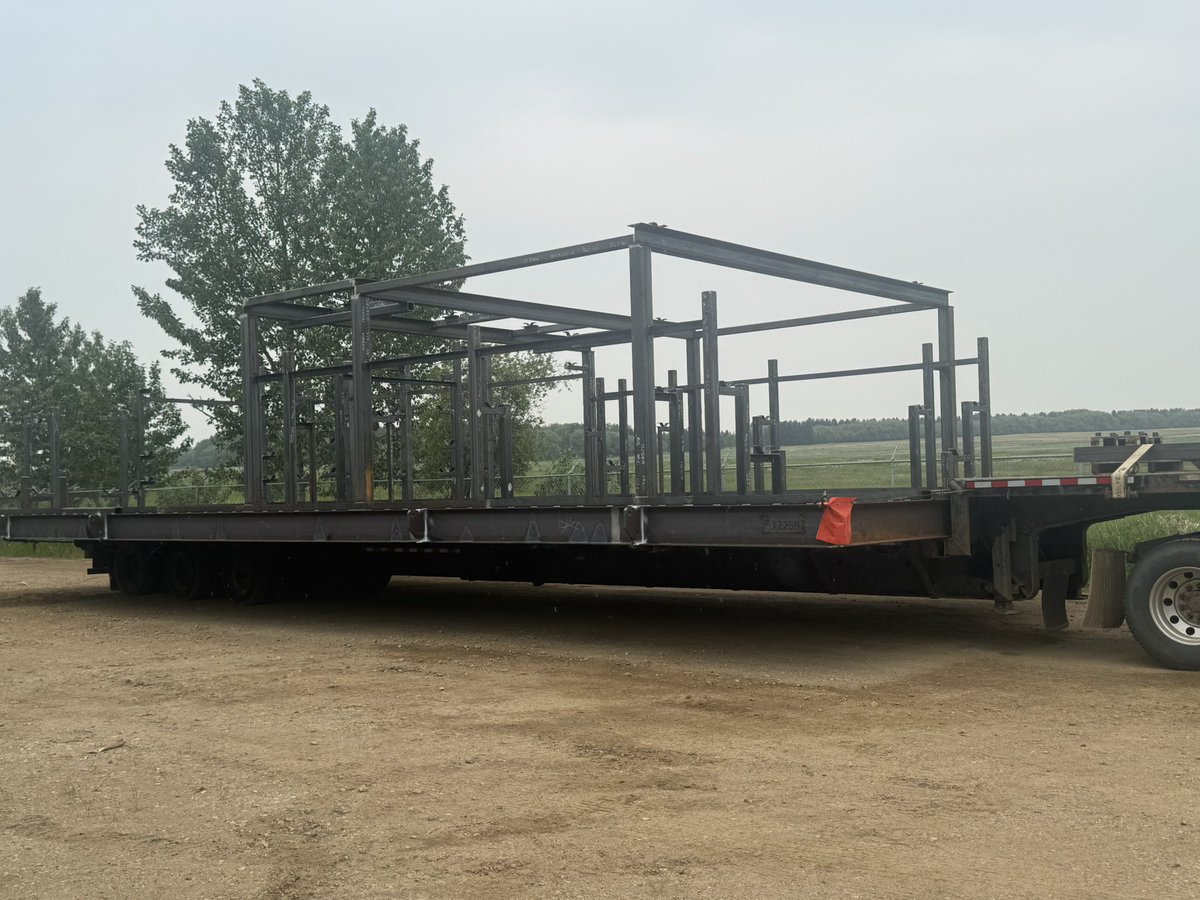 MascoCrane's tweet photo. Another Main Skid fabricated by our manufacturing team here at Masco. This 22’ wide by 54’ Long skid is loaded and heading to our customer in Nisku, AB. #welding #yegmanufacturing #structuralsteel #canadianmade🇨🇦 https://t.co/1DcYc6rjVP