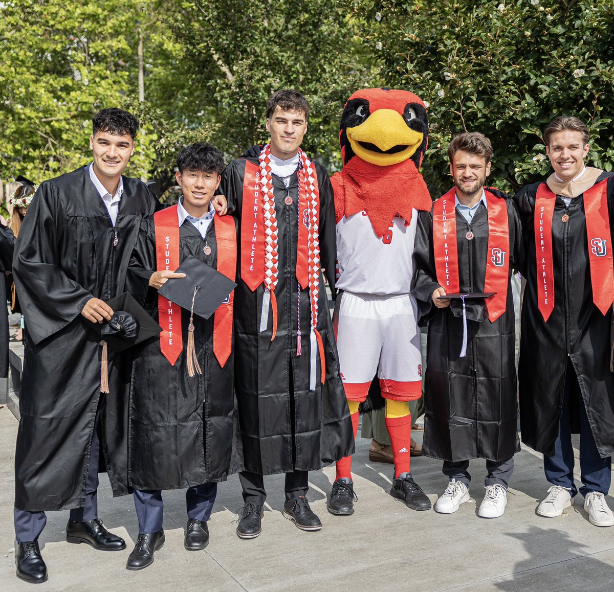 SeattleUMSoccer's tweet image. So proud of our 2025 seniors on their graduation day! #TogetherWeSoar