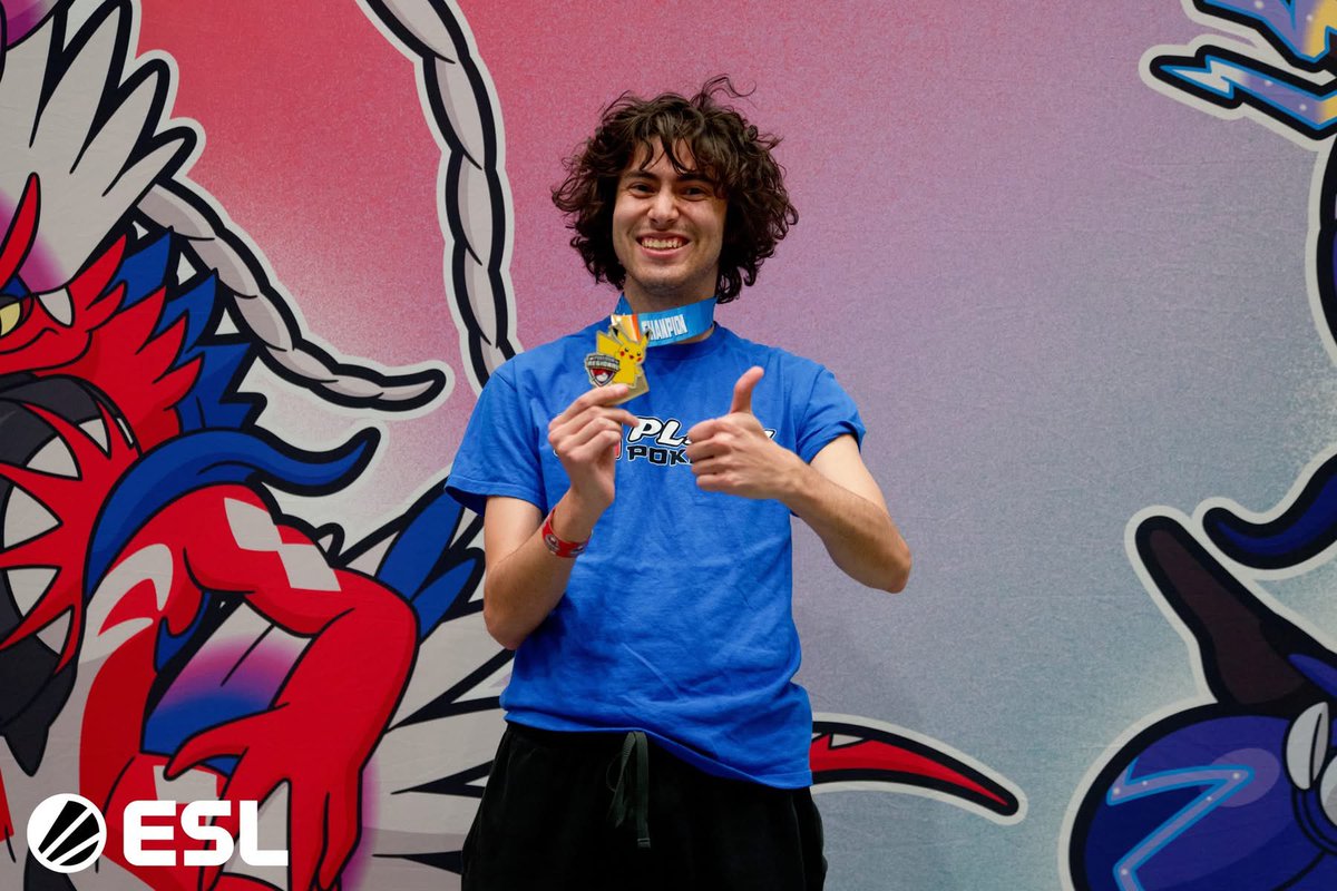 Wet_Goose's tweet image. END SEASON POST!!!
I finished first in the world (again) and was the only player to break 2000 CP. I played 16 Regionals, cutting 6 and winning 2 🏆🏆 I also made finals of an IC for the first time and earned $65000 (including Travel Awards), making a truly incredible season!