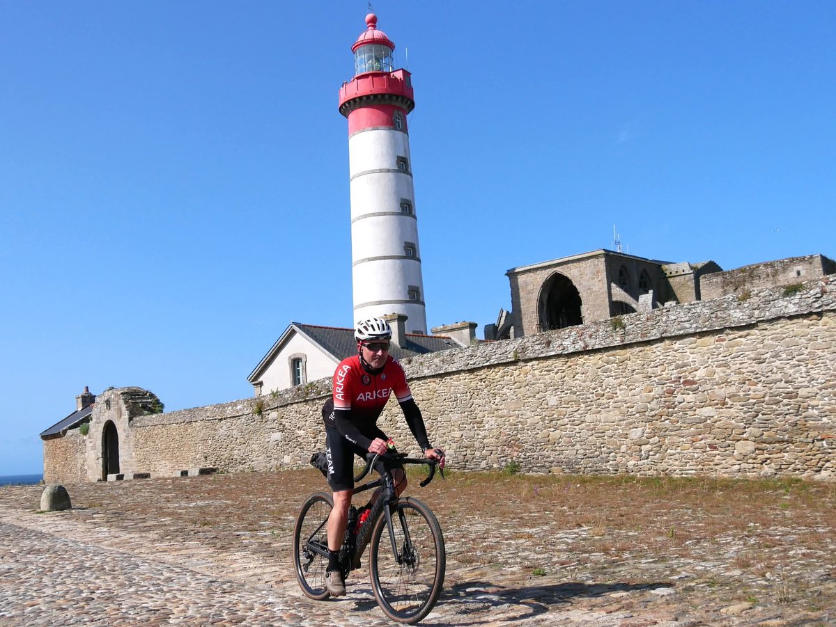CLUB TEAM ARKEA (@clubteamarkea) on Twitter photo Quand on partait de bon matin, quand on partait sur les chemins ☀️☀️☀️
Cédric Kermogant boucle la gravel "ramène ta fraise" ! 365 bornes en 3 jours
Stephane, Bruno et Nicolas participaient à la Cyclexpert Gravel ! 150 km en passant par la pointe Saint Mathieu 😍😍😍
<a href="/cmarkea/">Crédit Mutuel Arkéa</a> Quand on partait de bon matin, quand on partait sur les chemins ☀️☀️☀️
Cédric Kermogant boucle la gravel "ramène ta fraise" ! 365 bornes en 3 jours
Stephane, Bruno et Nicolas participaient à la Cyclexpert Gravel ! 150 km en passant par la pointe Saint Mathieu 😍😍😍
<a href="/cmarkea/">Crédit Mutuel Arkéa</a>
