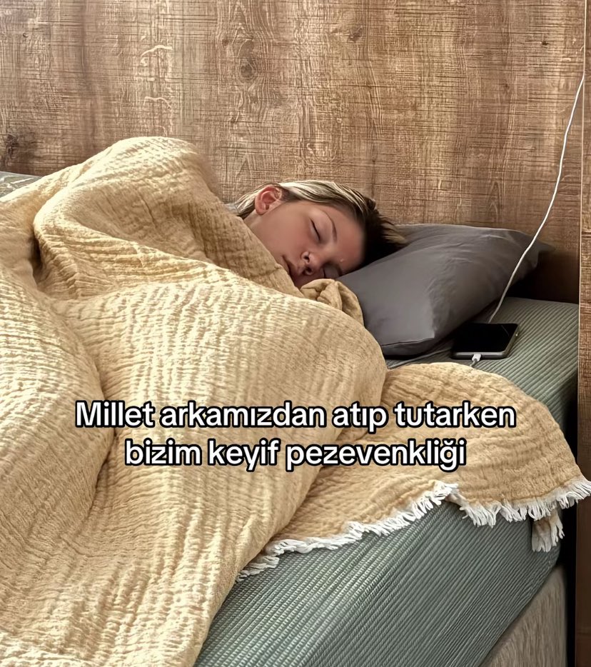 Alya (@alyareckles) on Twitter photo 