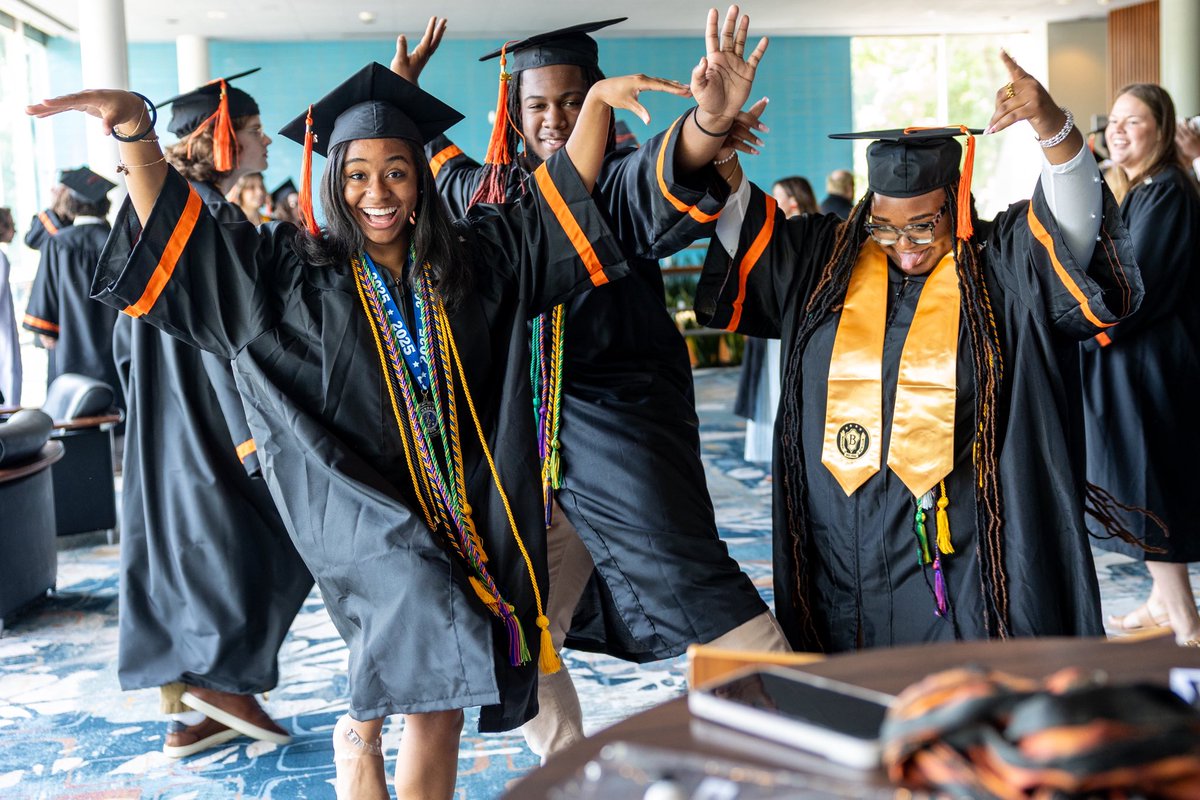 We are celebrating the J.T. Williams Secondary Montessori School’s Class of 2025. 🎓Congratulations, graduates! Keep shining! ✨
#endlesspossibilities