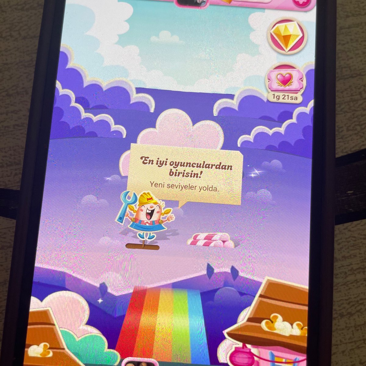 Candy Crush'ta tam 19205 bölüm oynayan bir işsiz kişi, oyunun sonuna ulaşan ilk kişi oldu.