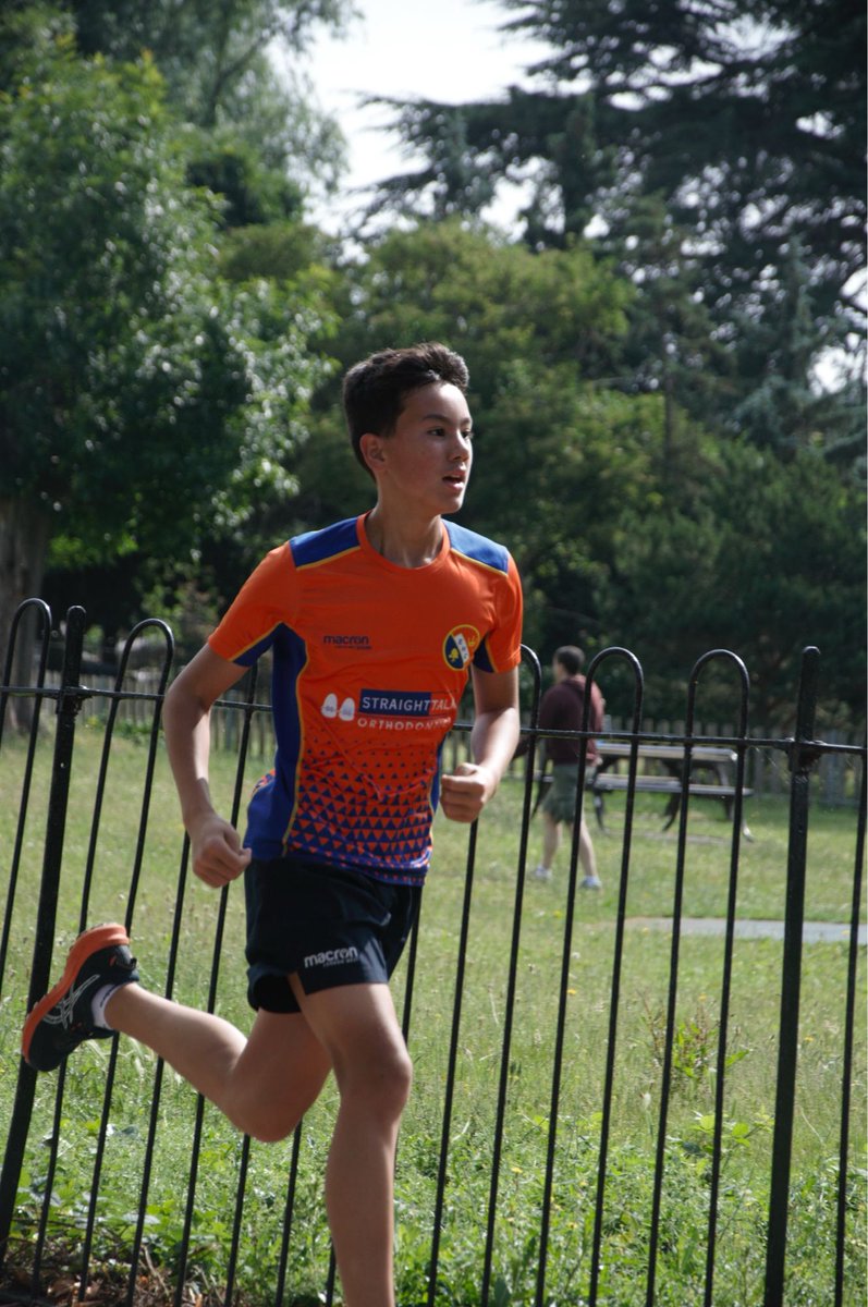 Thank you to Jen from our Women’s 2’s for organising participation in the recent Gunnersbury Park Run! 🥳 

Hopefully we will see some new players at Social Hockey on Thursday! Get in touch via our socials (@ealinghockey on all platforms) or the website (link in our bio! 🔗) 🤗