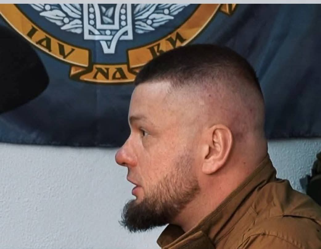 KischukYrii's tweet photo. Вікторія Самборська
ПЕРЕФАРБУВАННЯ?!

Або як «русскій мір» знову поширюється в тилу.

Знайомтесь — Віталій Завгородній, начальник штабу Всеукраїнської спілки ветеранів ССО, організації, що очолює ветеранський центр Restart UA у Харкові.

А тепер коротко про цього «ветерана»: https://t.co/putqflTrWZ