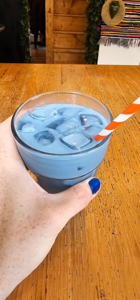 David_Ryatta's tweet image. I'm interrupting my regular game/animation posts to bring you this..

A Moon Latte ... its the stuff of heavens.. even if it looked like something a #hogwarts student would conjure up!

#drinks #coffie