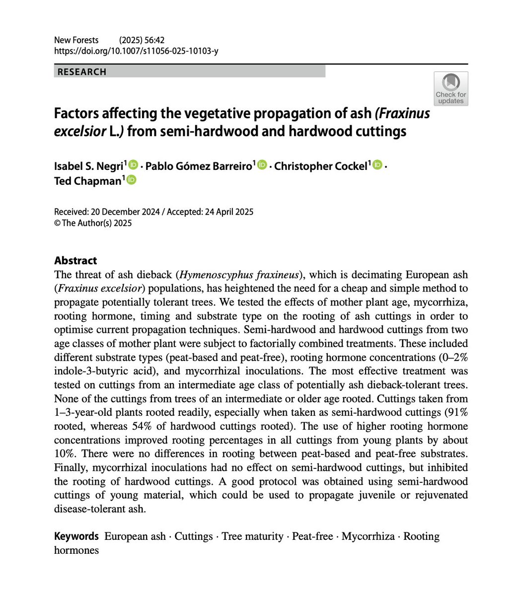 FutureTreesUK's tweet image. 📢 New paper from the Living Ash Project:
Vegetative propagation of ash (Fraxinus excelsior) shows high success from 1–3 yr old material (91% rooting), but not from older trees. Peat-free media performed well; mycorrhizal inoculation had no benefit.
🔗 doi.org/10.1007/s11056…