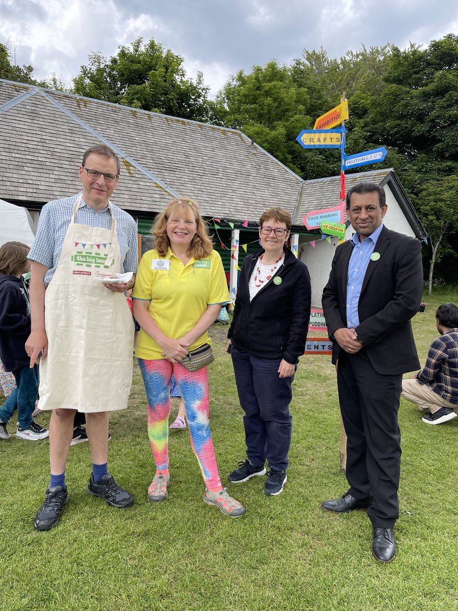 FoysolChoudhury's tweet image. Since I was elected, Sarah has supported me like a big sister — always kind, wise, and generous with her time.

A true team player who’ll be deeply missed when she steps down. Wishing her all the very best for the future.

#ThankYouSarah #ScottishLabour #Holyrood2026