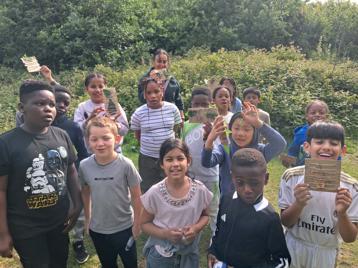 stmichaelsb21's tweet image. Last week, Year 3 enjoyed their residential in the Warwickshire countryside. Nature weaving, hill rolling and a lot of bonding! #WeAreStMikes