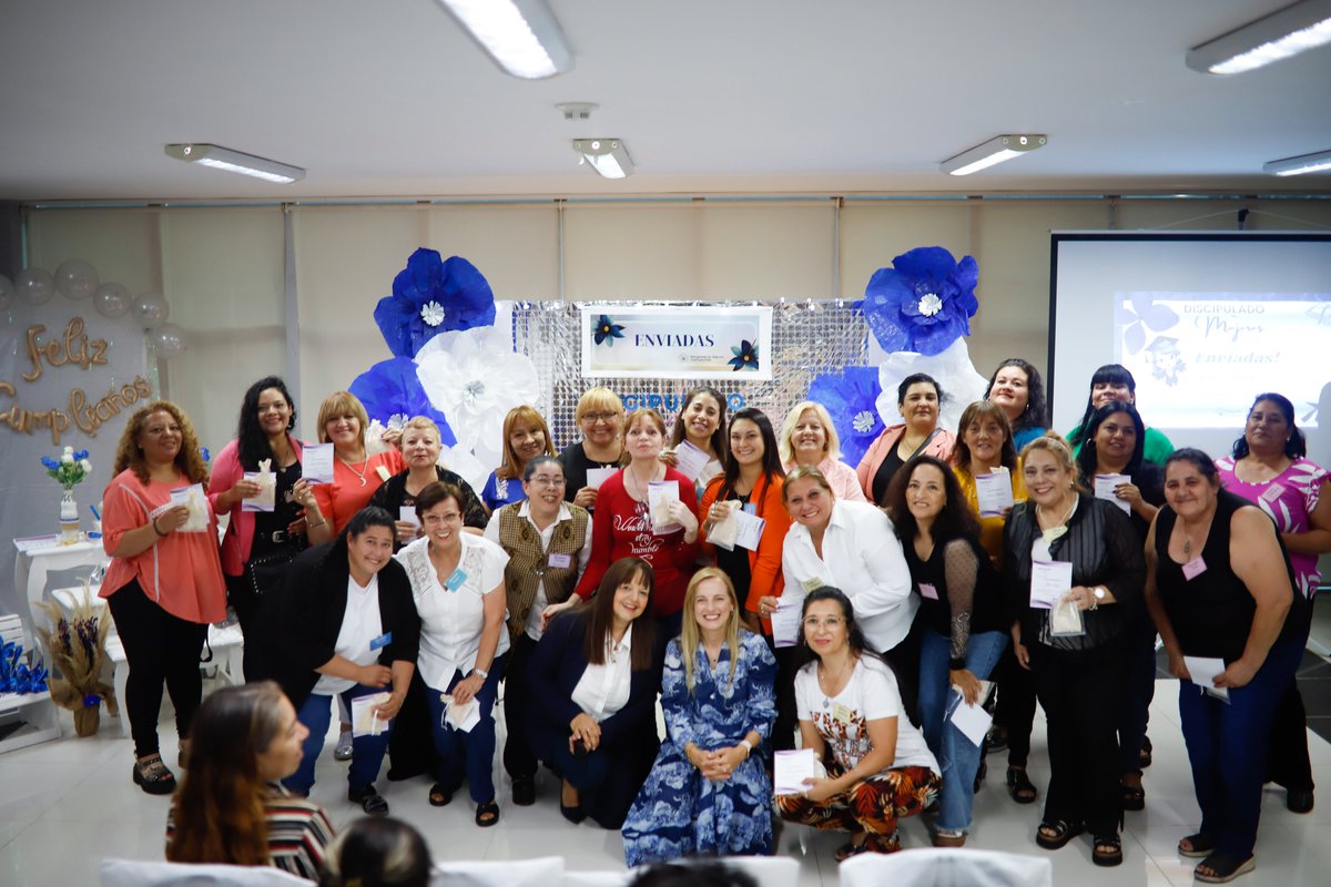 Cerrando Hermoso TieMpo de Discipulado de Mujeres !! #VamOspORmÁS <a href="/marcebelart/">Marcela Belart💙</a> <a href="/BeatrizCabrol/">Beatriz Cabrol</a>