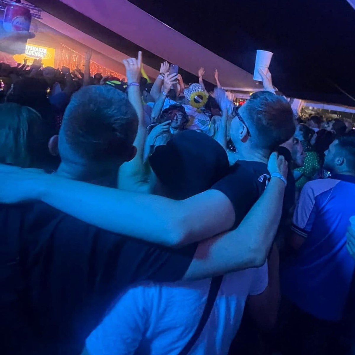 Slow Time Mondays (@stmbanduk) on Twitter photo Wow 3 years already since one of the best weekends of our lives with <a href="/This_Feeling/">This Feeling</a> at <a href="/IsleOfWightFest/">Isle of Wight Festival</a>! 🤯🎪 Wow 3 years already since one of the best weekends of our lives with <a href="/This_Feeling/">This Feeling</a> at <a href="/IsleOfWightFest/">Isle of Wight Festival</a>! 🤯🎪