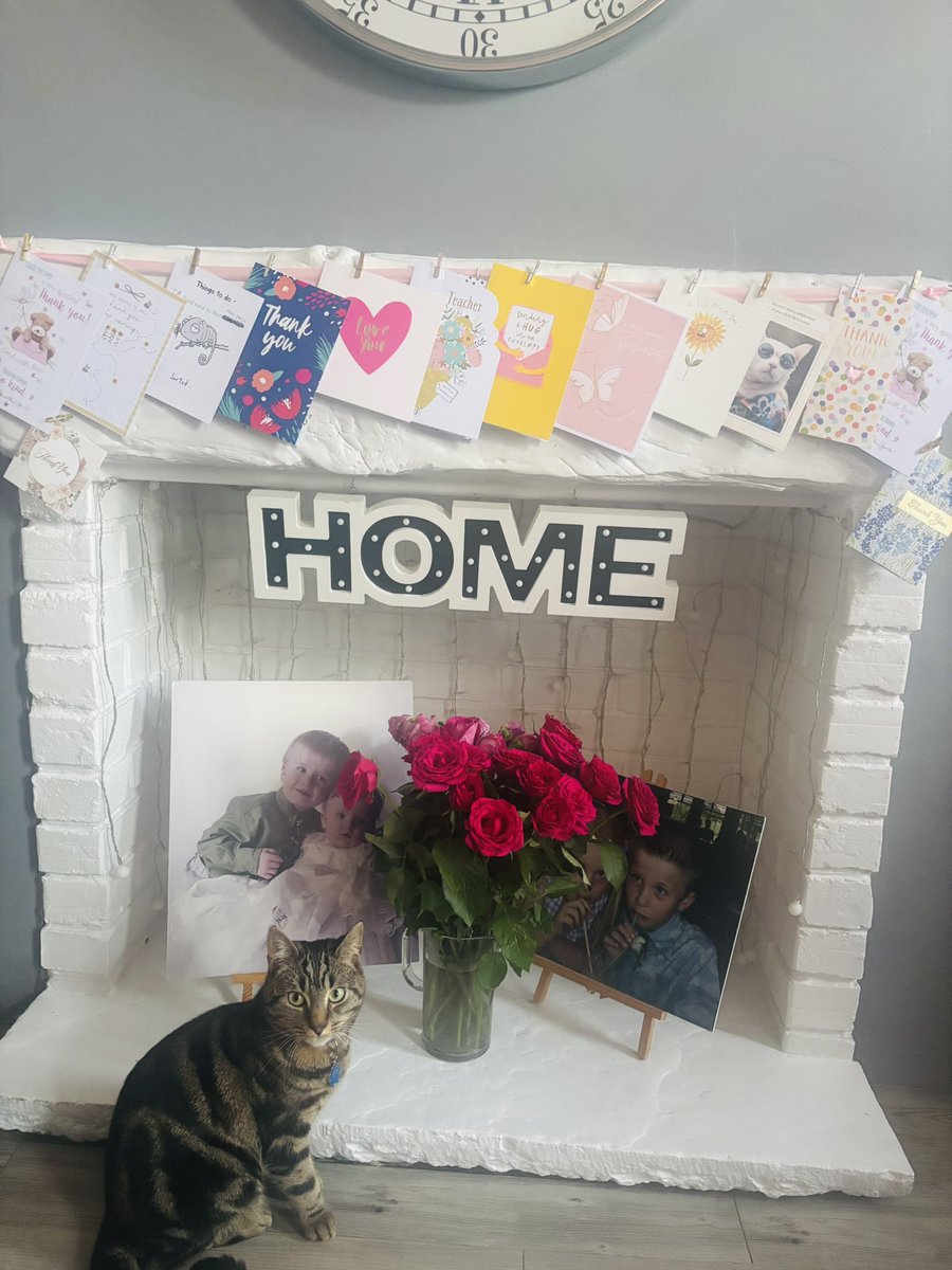 Overwhelmed with gratitude for all the beautiful cards from my amazing Year 11s <a href="/CarltonBolling/">Carlton Bolling</a>  Feeling so lucky to have been part of their journey—it’s bittersweet to say goodbye! 🥹🫶

‘Teachers who love teaching teach students to love learning.’ ❤️ #ProudTeacher