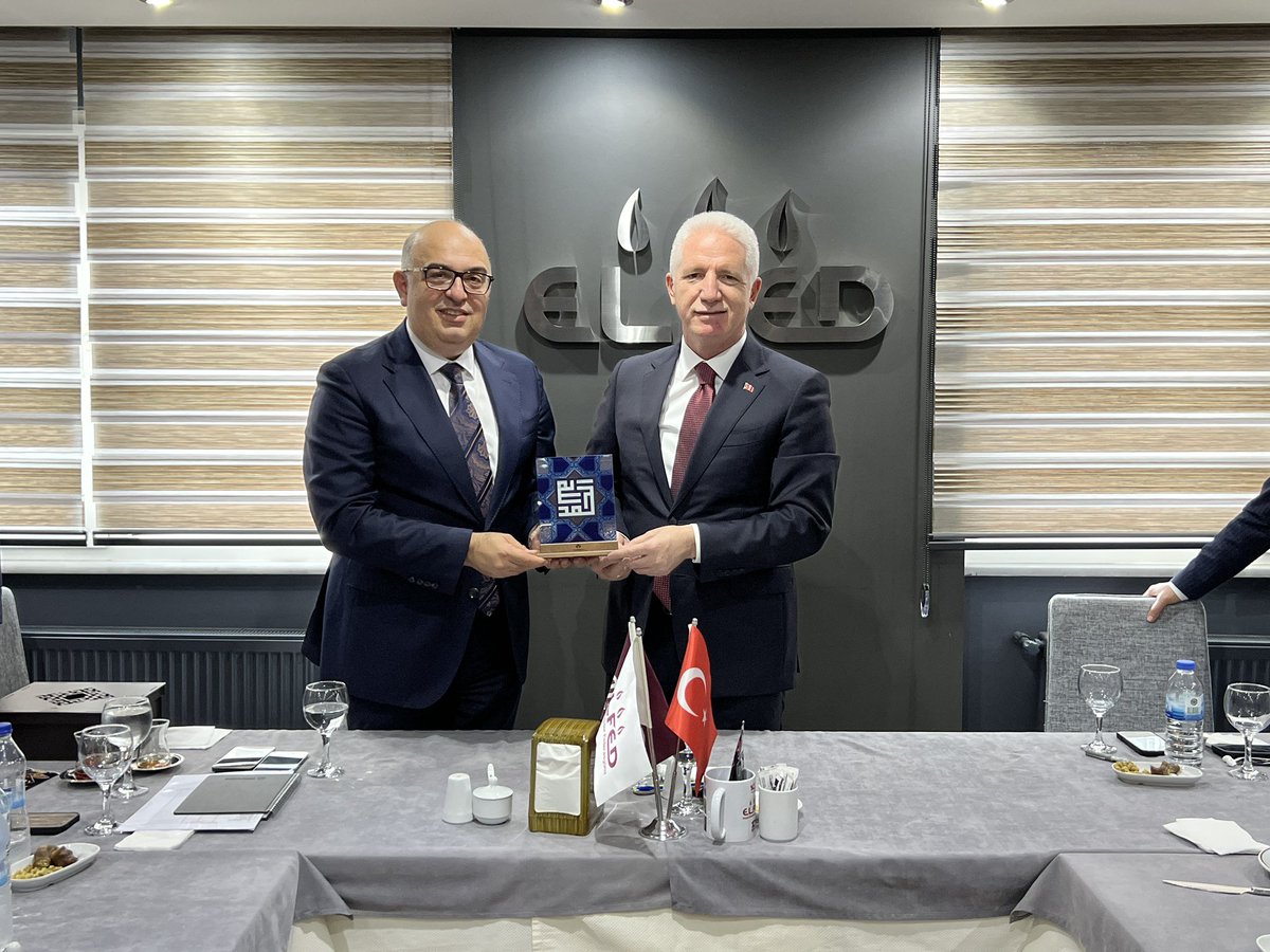 ELFED olarak genel kurulumuzun ardından ilk Yönetim Kurulu toplantımızı, İstanbul Valisi Sayın Davut Gül ve Üsküdar Kaymakamı Sayın Adem Yazıcı’nın teşrifleriyle gerçekleştirdik. Nazik ziyaretleri ve verdikleri kıymetli destek için teşekkür ederiz.
<a href="/TC_istanbul/">TC İstanbul Valiliği</a> <a href="/UskudarKaymakam/">Üsküdar Kaymakamlığı</a>