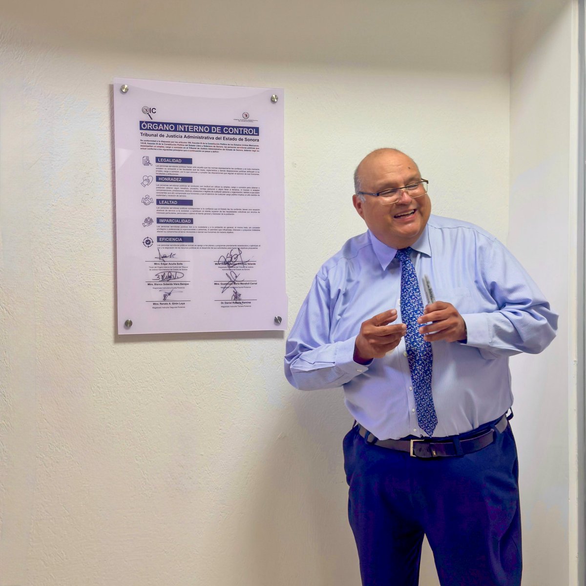 Hoy se llevó a cabo las firmas del compromiso entre el Pleno del #TJASonora y el Órgano Interno de Control del Tribunal.
Este acto refrenda el compromiso institucional con los valores que rigen nuestro actuar como servidoras y servidores públicos: legalidad, honradez, lealtad,