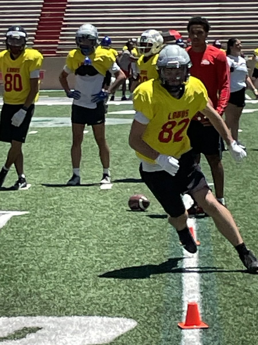 ManzanoFB's tweet image. Proud of our Manzano Monarchs who showed out at the UNM Padded Camp this weekend! 🦁🟣
Great reps, tough competition, and relentless effort from every one of our guys. The grind doesn’t stop. #MonarchMentality #BuiltNotBought #ManzanoFootball #505Ball #Ubuntu