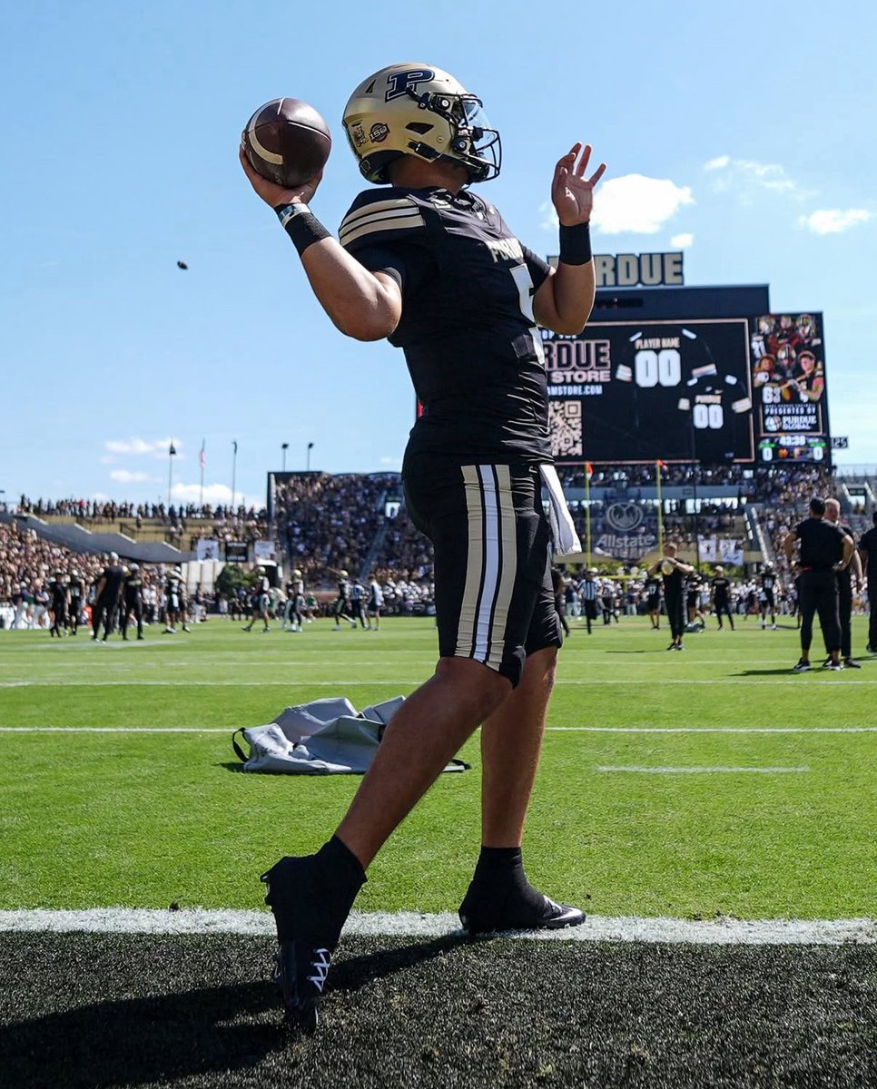 trey19moore's tweet image. blessed to receive a offer from Purdue @CoachGreen93 @CoachJakeTrump @CoachBeck56 @SwickONE8 @Daverin_Geralds @bna424 @CollinsHillFB @ChadSimmons_