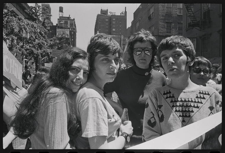 Take a look back at the first New York City Pride March, held in 1970, through the lens of Diana Davies. Thousands of additional images shot by Davies are available in #NYPLDigitalCollections. trib.al/a3RAwOs