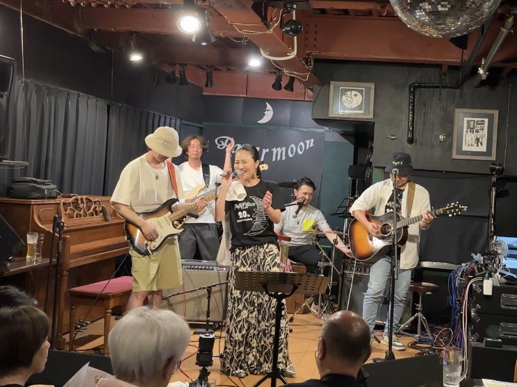 ペーパームーン20周年おめでとう！
大好き！
これからも末永くお付き合いお願いいたします(⋆ᴗ͈ˬᴗ͈)”

as usual
【BLUE FUNK】
youtu.be/uI-Ob9st5_U?si…