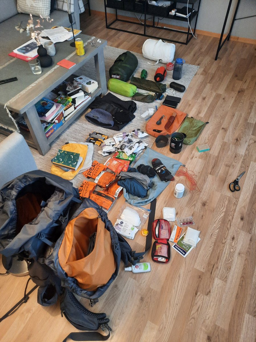 Iceland prep! Reminder that I'm also doing a fundraiser for Doctors Without Borders. Any contributions would be massively welcome 😊 justgiving.com/page/amund-ror…