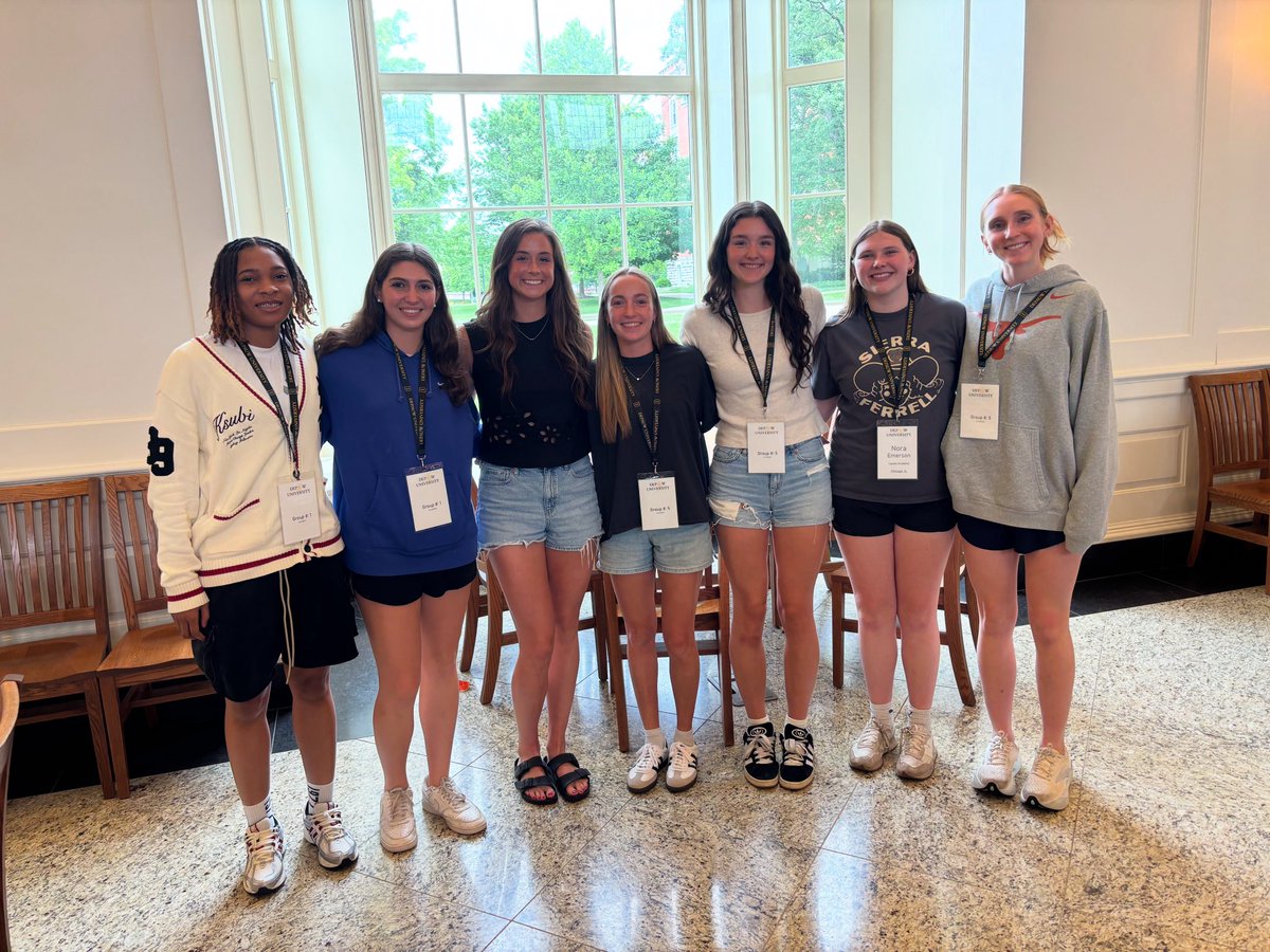 Our incoming freshmen were on campus today for DePauw’s Gold Enrollment Day! So fun to get the group together! 🐯🏀