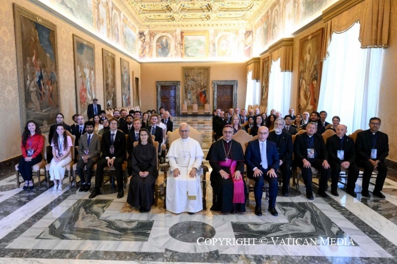 udienza con Papa Leone XIV per la Scuole Estiva della Specola Vaticana sul telescopio JWST che studia la formazione delle prime galassie e i pianeti extrasolari.