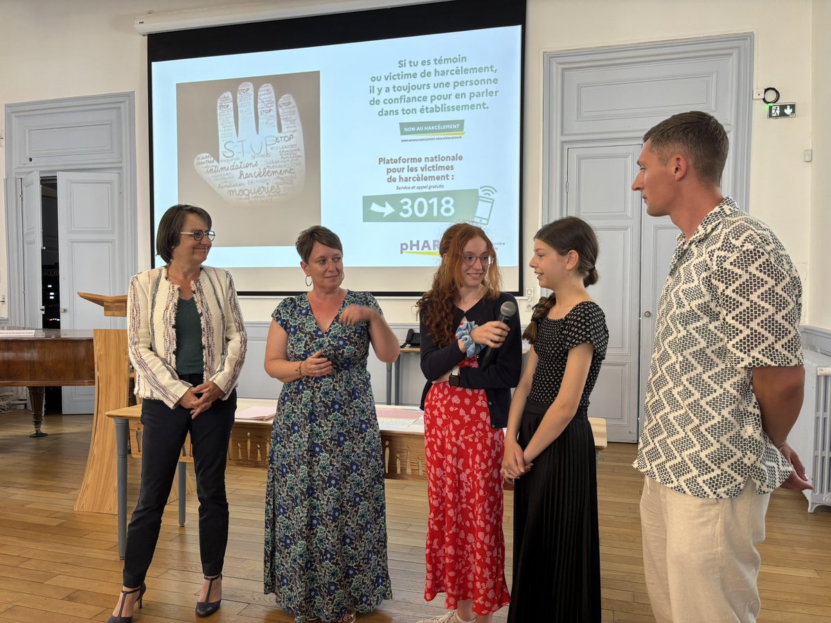 Académie de Besançon (@acbesancon) on Twitter photo 🎥 Non au harcèlement : oser parler
Ce soir avait lieu la remise des prix académiques <a href="/acbesancon/">Académie de Besançon</a> du concours Non Au Harcèlement #NAH
Une occasion de valoriser tous ces élèves, de la primaire au lycée, qui s’engagent pour faire reculer le harcèlement à l’École. 🎥 Non au harcèlement : oser parler
Ce soir avait lieu la remise des prix académiques <a href="/acbesancon/">Académie de Besançon</a> du concours Non Au Harcèlement #NAH
Une occasion de valoriser tous ces élèves, de la primaire au lycée, qui s’engagent pour faire reculer le harcèlement à l’École.