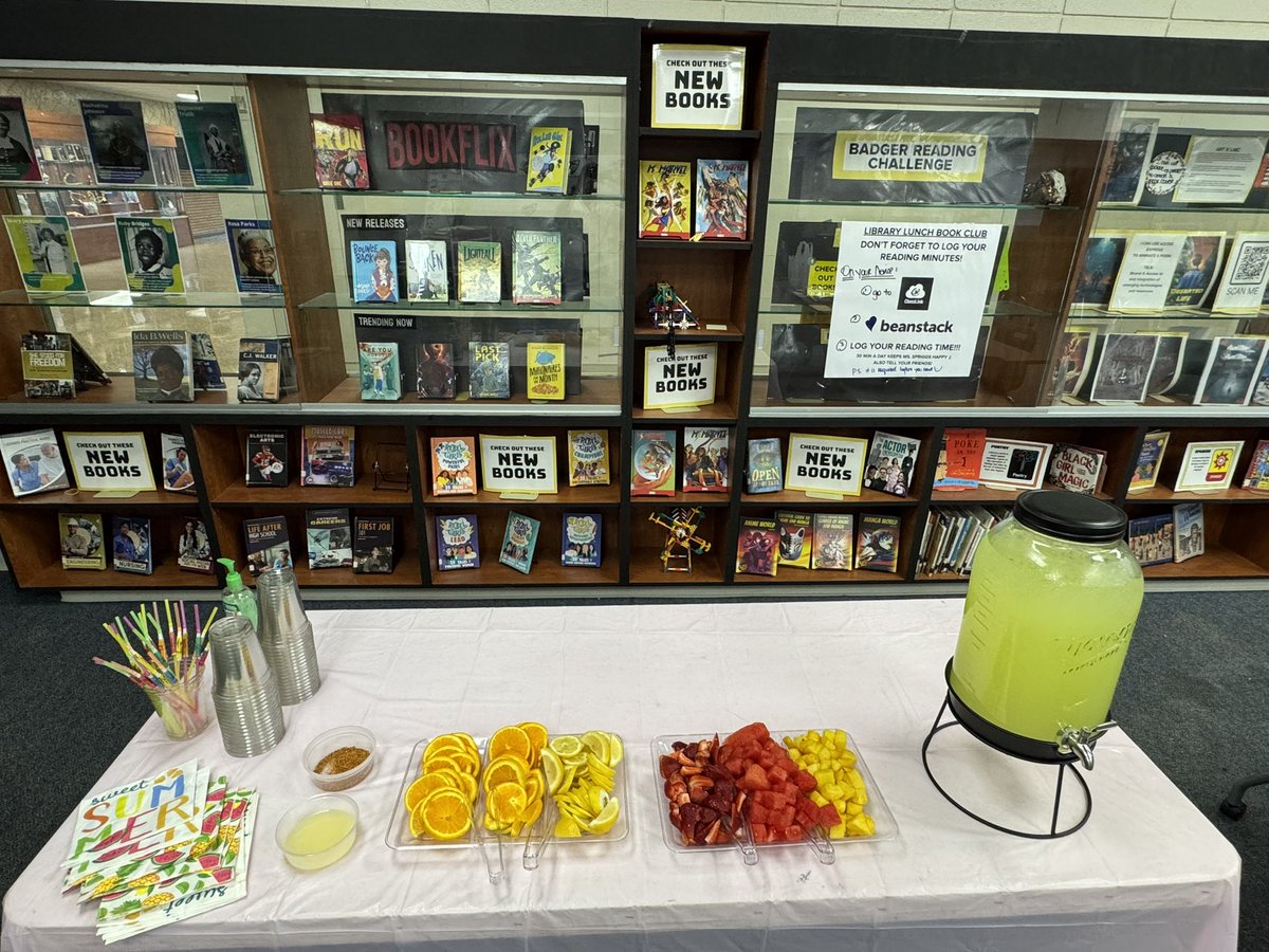 Drew_AISD's tweet photo. 🌞🍬 Exciting times at our summer school! We're brightening up the days for our amazing teachers with surprise treats! Thank you for all your hard work and dedication. You deserve these sweet moments! 🎉 #SummerSchool #TeacherAppreciation #RandomActsOfKindness https://t.co/KdbbzfNDWH
