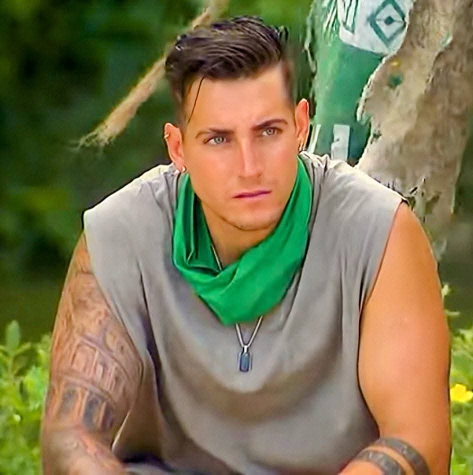 AlLy43175345381's tweet photo. Lunes de ver a @AagusFernandezr  una semana más en @mexico_survivor  
Ojalá sea una buena semana para los verdes 🟢
☠️🔥🩵 https://t.co/hLaMLUGyOO