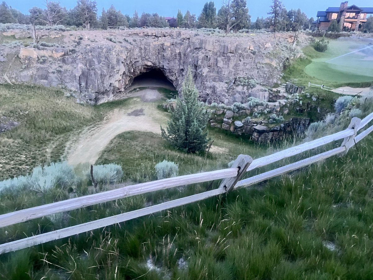 daveyhubb's tweet image. This place is nice! Fun to explore when I’m not cooking in the kitchen.
#travelingchef #cooking #explore