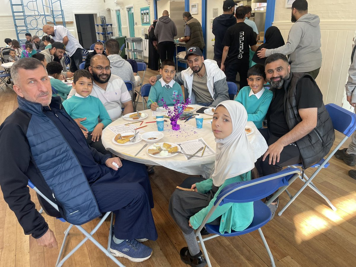 MrsKaurAT's tweet photo. This morning year 3 enjoyed a Father’s Day breakfast with the special males in their life. Thank you to team 3 and our wonderful kitchen staff for the  delicious breakfast @arktindal #teamtindal https://t.co/rVLabOKmMu