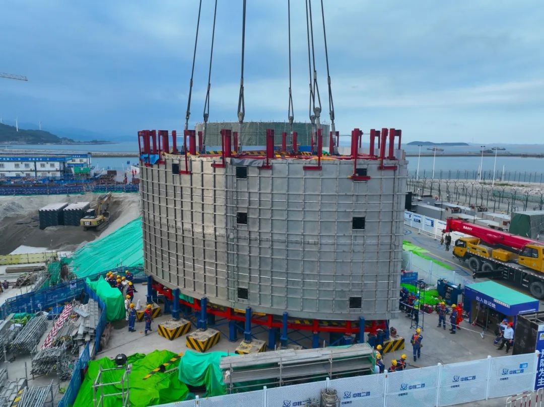 realTZV's tweet image. Pushing modularisation: Installation of @CN_Nuclear_Corp's #Zhangzhou #NPP unit-3 IRWST. For the first time, this has been installed as prefabricated #module for the #Hualong One.