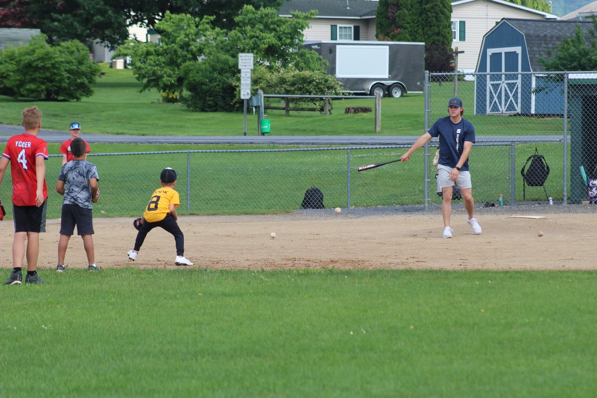 Cole Wagner of @pennstatebase inspired local youth at a community wide Mega Sports Camp in Mifflin County 👏

Special thank you to @geisingerhealth for our continued partnership which gives our student-athletes the chance to make a real impact within their communities 🙌 #WeAre