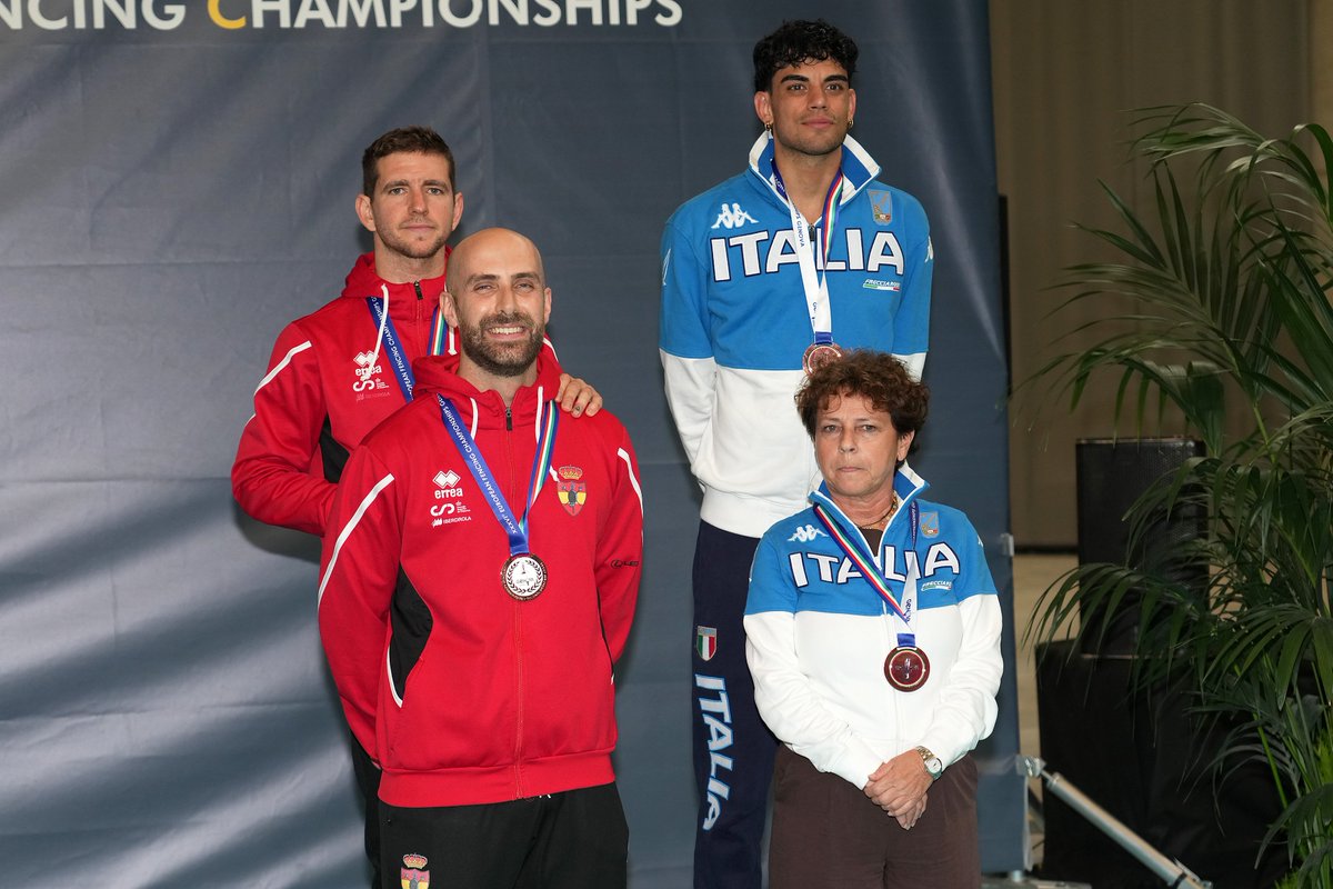 Real Federación Española de Esgrima tweet media