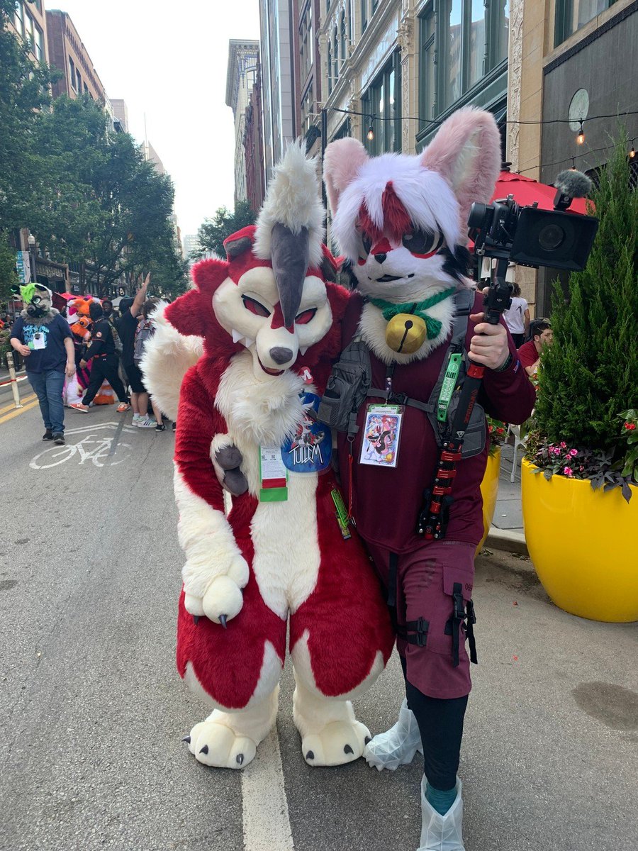 Can't wait for the #Anthrocon blockparty!
📸:<a href="/NinjaTreecko/">Fern!</a> 
🐺:<a href="/tullembrat/">Tullem🔜AC</a> 
#FursuitFriday