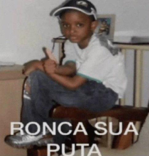 julhaprux's tweet image. não aguento com quem vive num eterno individualismo, o cérebro carcomido ja pela palavra "eu"