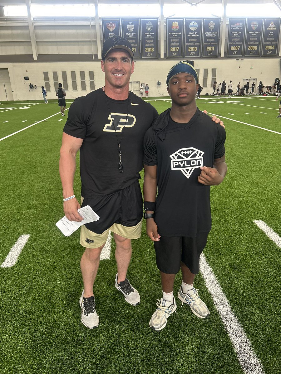 Jaylen Griffin (@jaylengriffin21) on Twitter photo Came to compete and had a great day at Purdue team camp today, thanks to <a href="/Nrenna/">Neal Renna</a> for the coaching. Came to compete and had a great day at Purdue team camp today, thanks to <a href="/Nrenna/">Neal Renna</a> for the coaching.