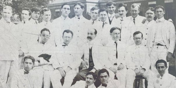 BellevueHosp's tweet image. Celebrating #NationalTakeYourCatToWorkDay! 🐈‍⬛

#AmericasOldestHospital