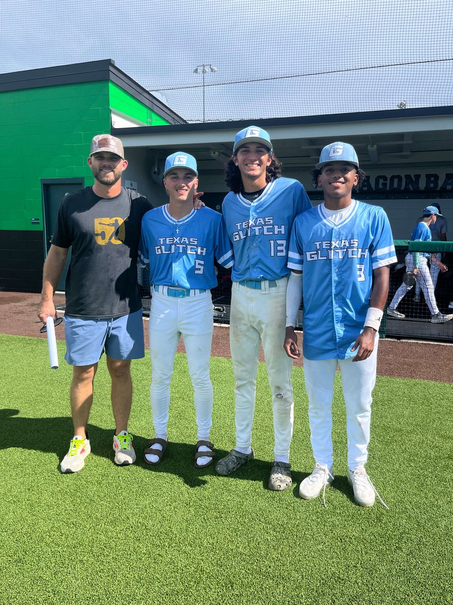 Mavericks making some Noise in DFW over the weekend! 
Taking home 1st place winning their Wood bat tournament! Keep getting after it fellas 🗣️🏆
#MadMavs