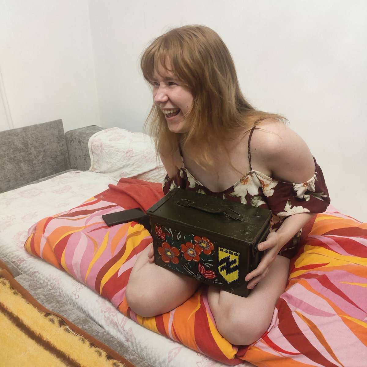 We received a beautiful gift from Azov—hand-painted and full of character.
It instantly matched with Aria, who’s just as photogenic and apparently shares the same aesthetic as the box.
(We don’t know who’s glowing more.)
Thank you for the honor! 💛🖤
#FinEOD #Ukraine #Azov #EOD