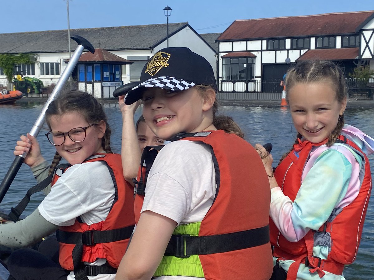 Lytham Hall Park School tweet media