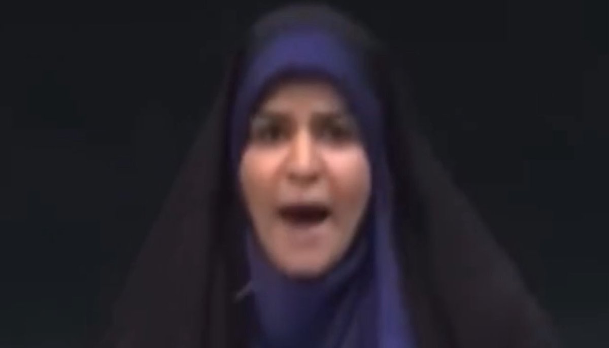 هیچ چیز نمی‌تواند شما را با ما یکی کند.

ایران با جمهوری اسلامی برابر نیست، شما دشمن اول و آخر وطن مایید و ما گروگان هایی بودیم که هر روز قتل عام شدند.

در همین کادر مستطیلی و منحوسِ صدا و سیما، ما شاهد دردآورترین صحنه‌های اعترافات اجباری از بی‌گناه‌ترین و مظلوم‌ترین فرزندان این