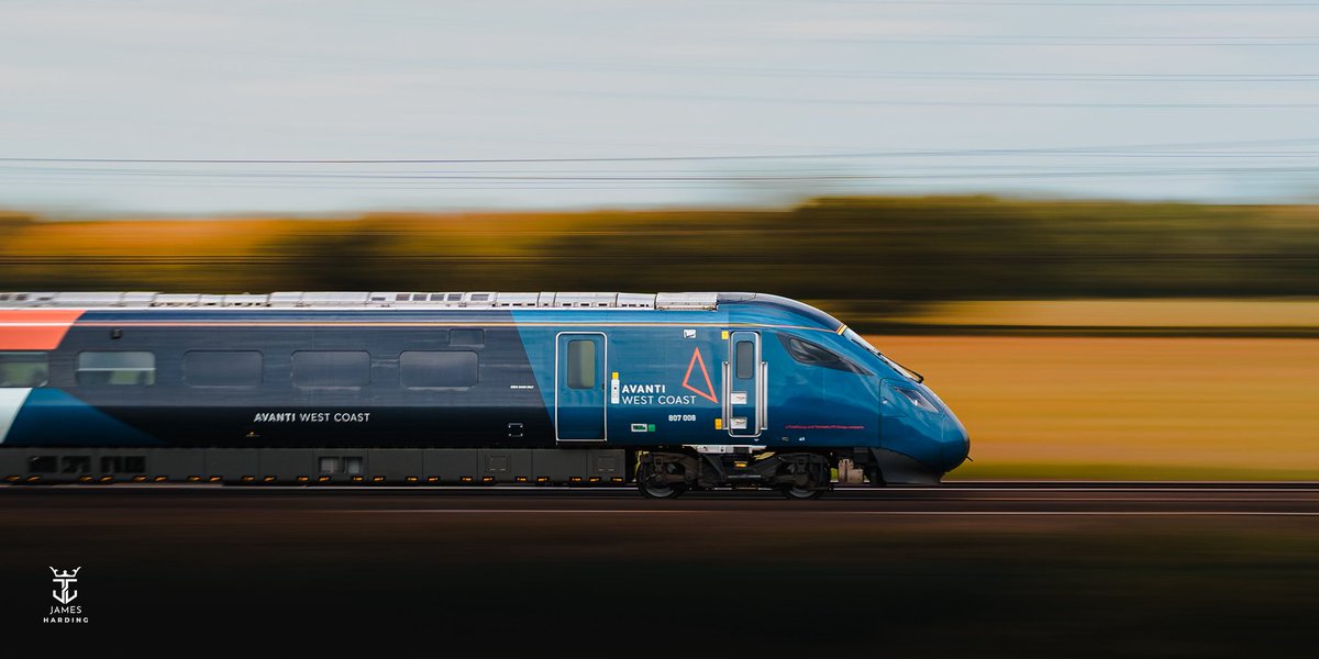 JamesHardingFX's tweet image. Proud to share a few highlights from today’s visit to the WCML, featuring two remarkable locomotives: 60163 Tornado and D213 40013 Andania. 🚂
•
#Rail #RailwayPhotography #HitachiRail #Alstom #Class390 #Pendolino #Class807 #Class805 #Evero #AvantiWestCoast #WestCoastMainLine
