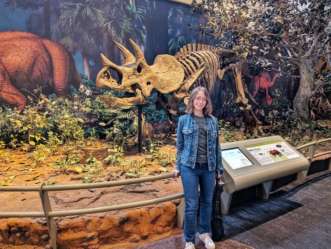 ❤️🦕 The fun never Tricera-stops at @carnegiemnh! Plan your visit today for a chance to be featured in the next #MemberMonday.

📸: Photo courtesy of @strawberryamber14

#CarnegieMuseums #4Museums #Pittsburgh #CarnegieMuseumofNaturalHistory