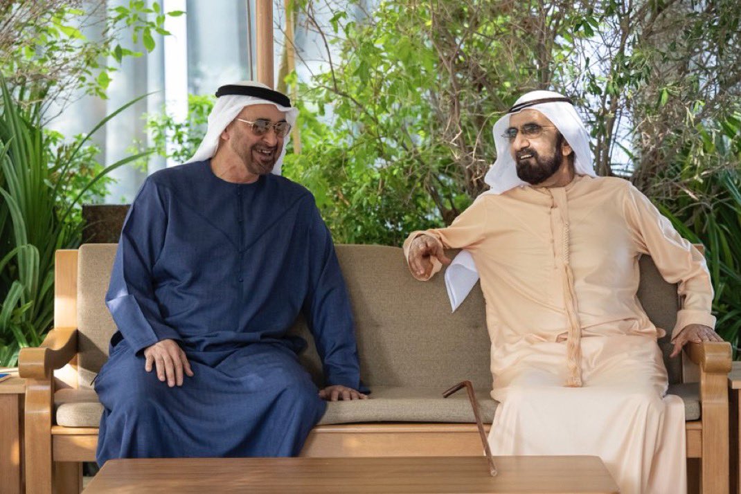 صورة اليوم: من يشوف ابتسامتهم، يعرف إن لا خوف علينا 🇦🇪
صاحب سمو الشيخ محمد بن زايد وصاحب سمو الشيخ محمد بن راشد، قادة نفاخر بهم العالم، ورمز للأمان والاستقرار.
دام عزّكم.. ودامت الإمارات بخير …
ابتسامتهم تحمل طمأنينة شعب، وروحهم عنوان محبة وتسامح.
محمدين الفخر  قادة يجمعهم حب