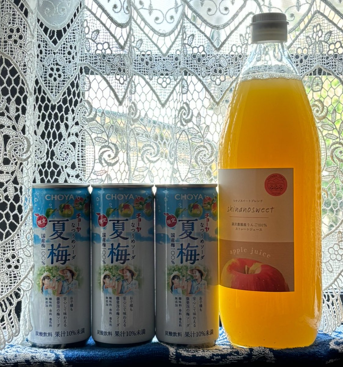 5Chiao's tweet photo. これからの季節
りんごジュースがポカリ替わりに
重宝します
海塩ひとつまみとお水(炭酸)少し
꒰ 🌀まぜまぜ🥣 ꒱
あら不思議出来上がり✨️
美味しくておすすめです

毎年これで夏を乗り切っています
湯沢農園さんの🧃は濃ゆいので
出来る😉

https://t.co/Ulg7OKQ3vY https://t.co/rbvVcaOVaI