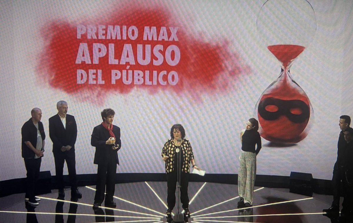 Rosa Badia (@rosabadiarb) on Twitter photo Les alegries de #Lalegriaquepassa. Ara Premio Max Aplauso del Público <a href="/PremiosMax/">Premios Max</a>
Anna Rosa Cisquella de <a href="/dagolldagom/">Dagoll Dagom</a> destaca la feina de creació col.lectiva i el potencial creatiu del pais
#Max2025 Les alegries de #Lalegriaquepassa. Ara Premio Max Aplauso del Público <a href="/PremiosMax/">Premios Max</a>
Anna Rosa Cisquella de <a href="/dagolldagom/">Dagoll Dagom</a> destaca la feina de creació col.lectiva i el potencial creatiu del pais
#Max2025