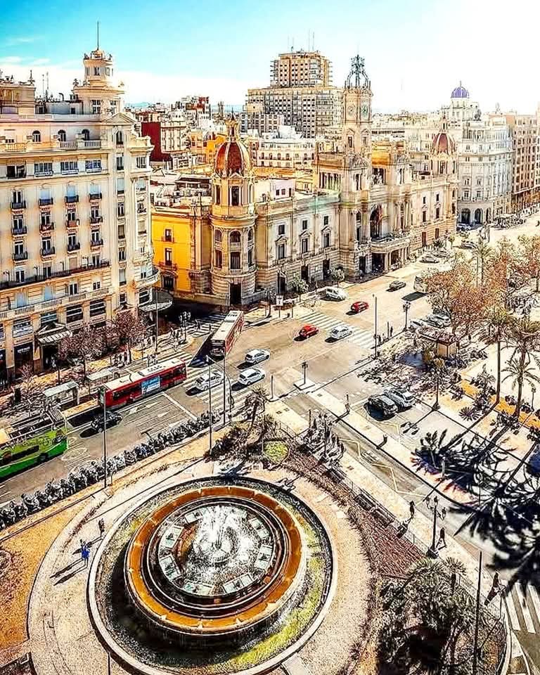 🤔✈️🌍 GUESS THE CITY 🌍✈️🤔

A place we want to visit in 2025!

1 Correct Guess Will Win An Airport Lounge Pass ✈️ (Worth upto £75)

+ RETWEET To Enter Guys 🙂

*1 Winner will be announced on my page on Sunday*

#GuessTheCity #AirportLoungePass #Win #Lounge #Holiday #FindAWay