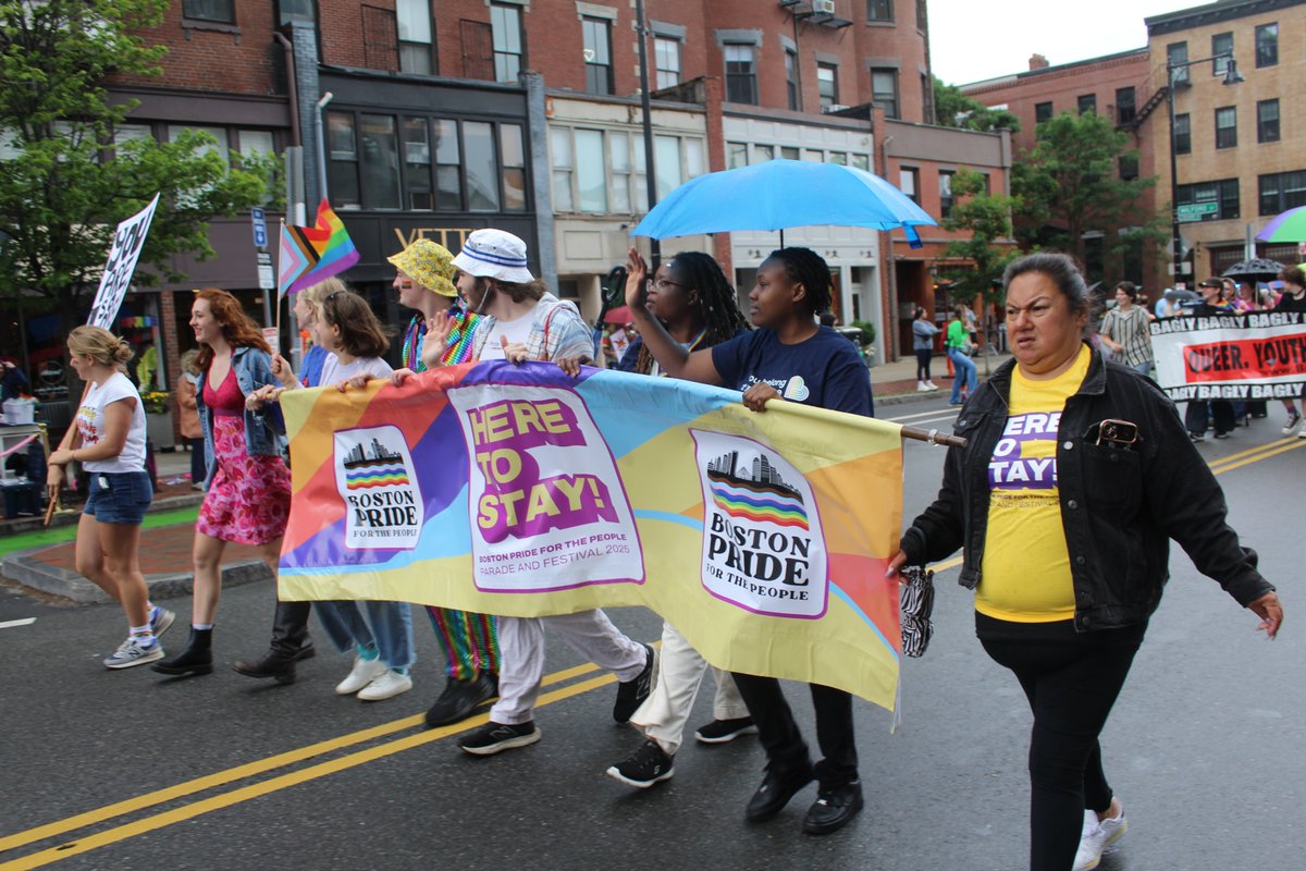 Breaktime (@breaktime_ma) on Twitter photo 🌈 This past weekend, Breaktime staff, Associates, and community members showed up loud and proud at the <a href="/BP4TP/">Boston Pride For The People</a> Parade and Road of Rainbows!
We marched to celebrate joy, resilience, and identity, while also advocating for equity and inclusion for LGBTQ+ young people. 🏳️⚧️🏳️🌈 🌈 This past weekend, Breaktime staff, Associates, and community members showed up loud and proud at the <a href="/BP4TP/">Boston Pride For The People</a> Parade and Road of Rainbows!
We marched to celebrate joy, resilience, and identity, while also advocating for equity and inclusion for LGBTQ+ young people. 🏳️⚧️🏳️🌈