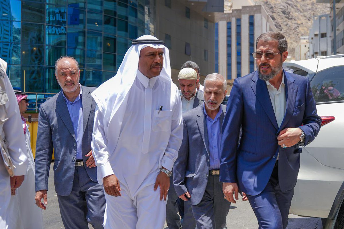 asmashat's tweet image. إنفاذًا لتوجيهات #خادم_الحرمين_الشريفين الملك سلمان بن عبدالعزيز آل سعود حفظه الله، تمت زيارة
مقارّ إقامة الحجاج الإيرانيين ولقاء رئيس وأعضاء البعثة الإيرانية والاطمئنان على أوضاعهم والوقوف على جودة الخدمات المقدمة لهم، ومتابعة احتياجات الحجاج الإيرانيين وتوفير كافة الخدمات حتى…