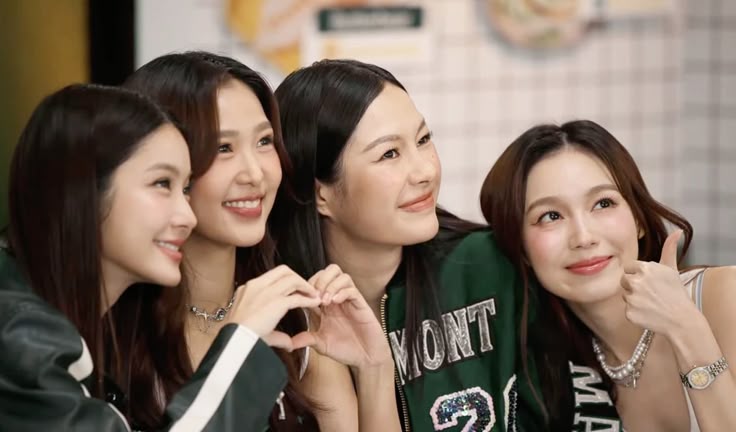 BookieCheeks's tweet image. They save me 💝
#ForceBook #JimmySea #NamtanFilm #MilkLove #JuniorMark #GeminiFourth #HiaGang